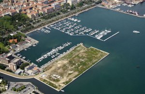 22 x 6.5 Metre Berth/Mooring Port Mirabello Marina, La Spezia